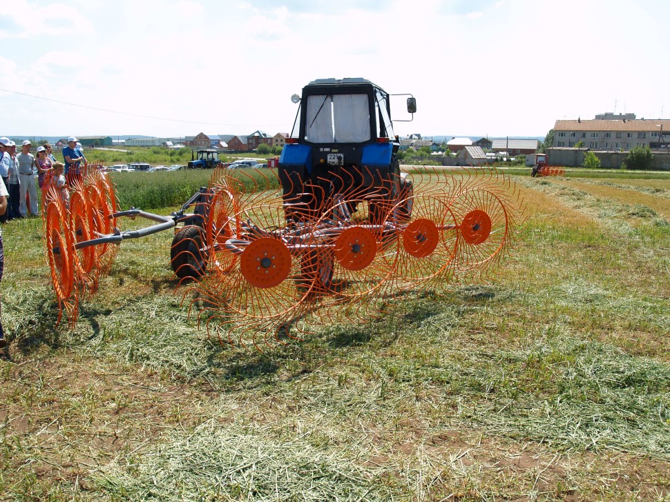 Грабли колесно-пальцевые серии H90