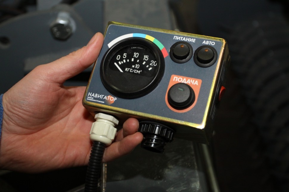 Пресс-подборщик JB12